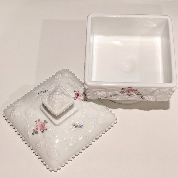 Westmoreland “Beaded Grape” Hand Painted Milk Glass Trinket Box - Picture 6 of 9